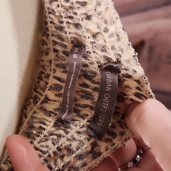 Urban Outfitters Animal Print Crop Top - Picture 5 of 5